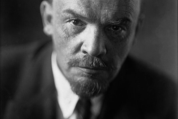 Ki volt Lenin?